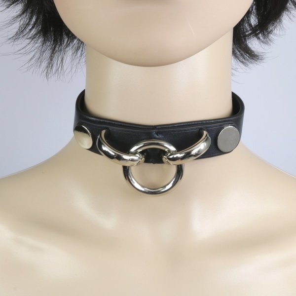Schwarzes Kunstleder Halsband mit O-Ring